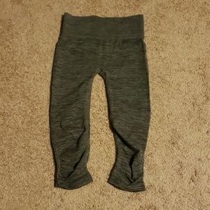 Tek gear active wear Capri leggings